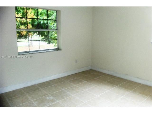 Foto del edificio - 1605 NW 127th St