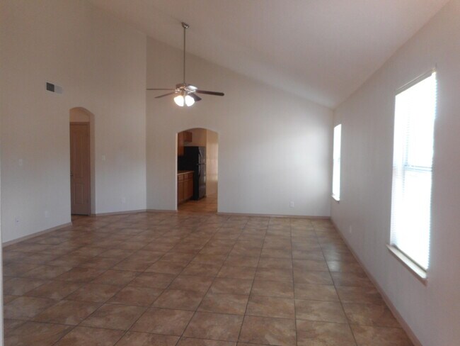 Building Photo - 6500 Berringer St