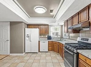 Building Photo - 4628 Fieldmoor Dr