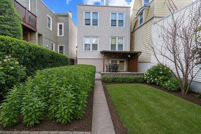 Foto del edificio - 19 Hawthorne Ave