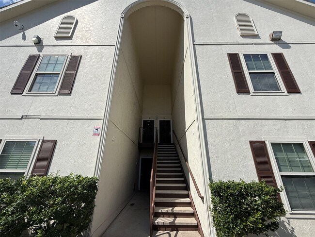 Foto del edificio - 304 Dell Ct