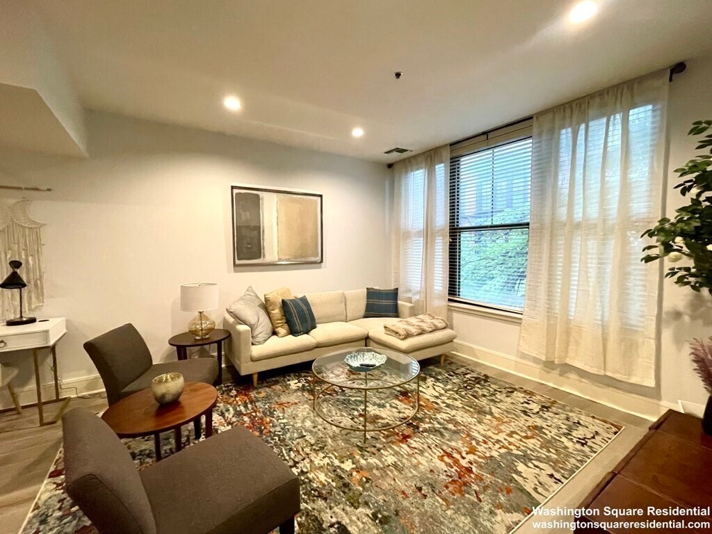 Foto principal - 1395 Washington St