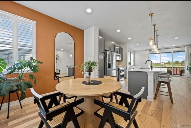 Foto del edificio - 2438 W 167th Ln