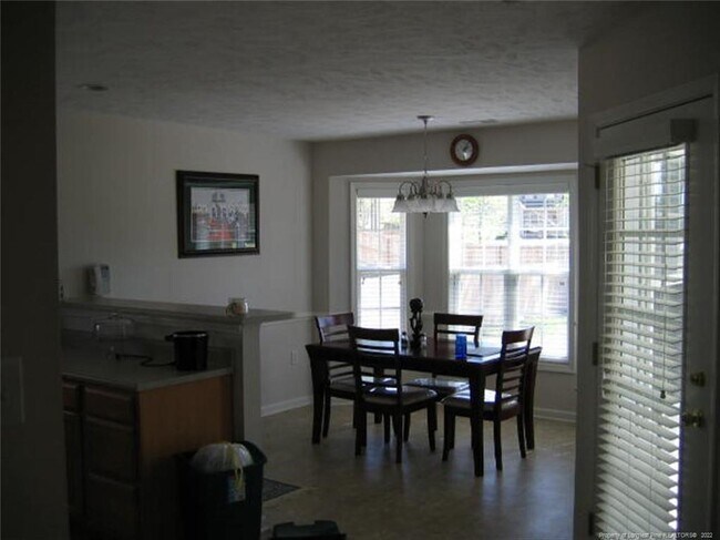 Building Photo - 3323 Broomsgrove Dr