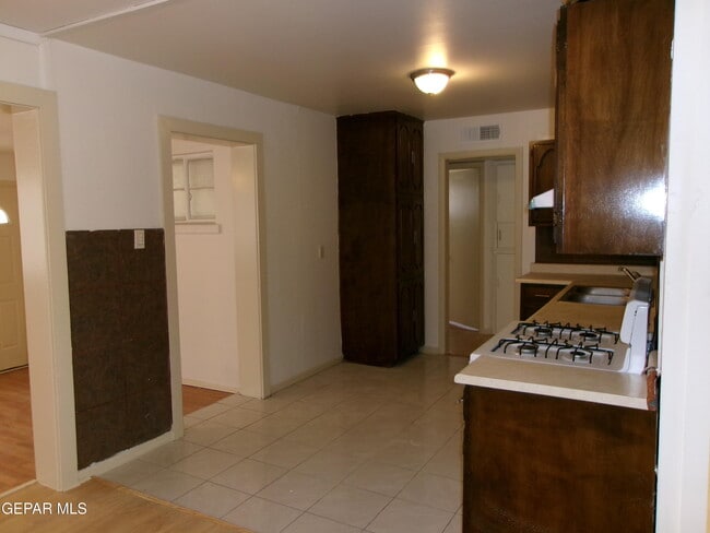Foto del edificio - 8005 Edgemere Blvd