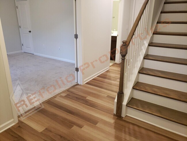 Foto del edificio - Luxury 3 Story 4 BD/3.5 Bath Townhome @ Sm...