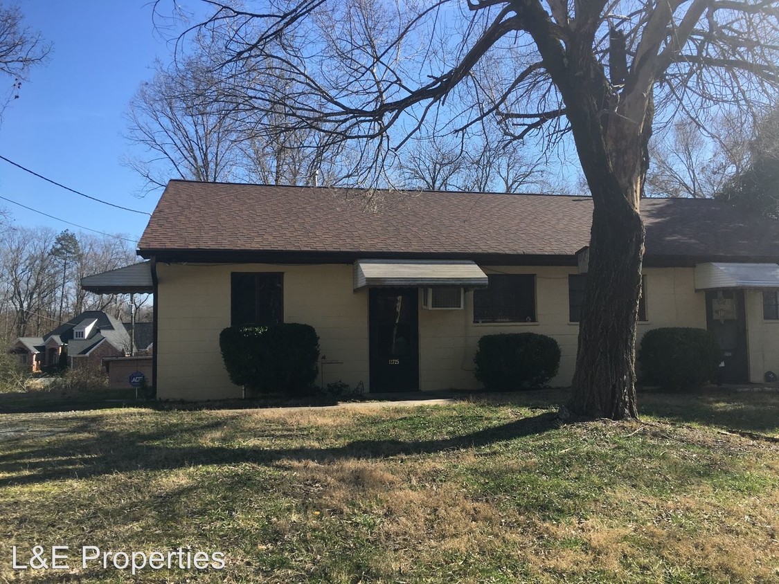 Primary Photo - 12725 Moores Chapel Rd