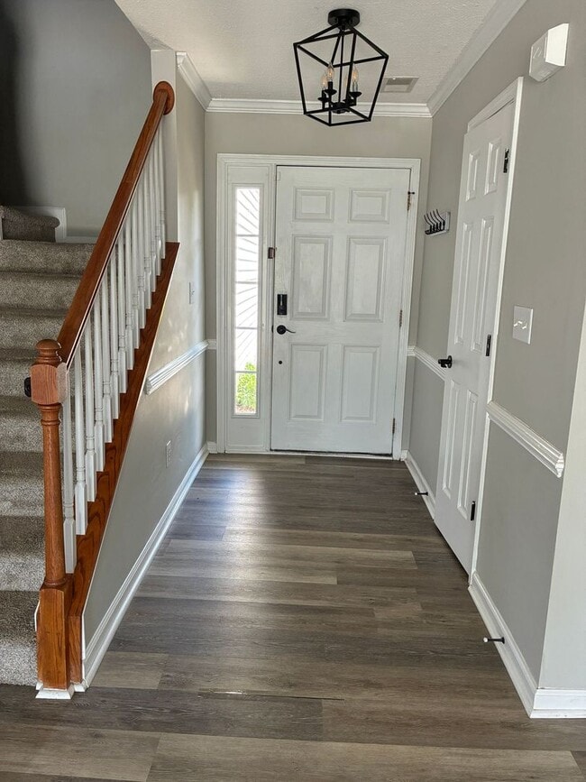 Foto del edificio - Walker Woods, large 4 BD and 2.5 BA