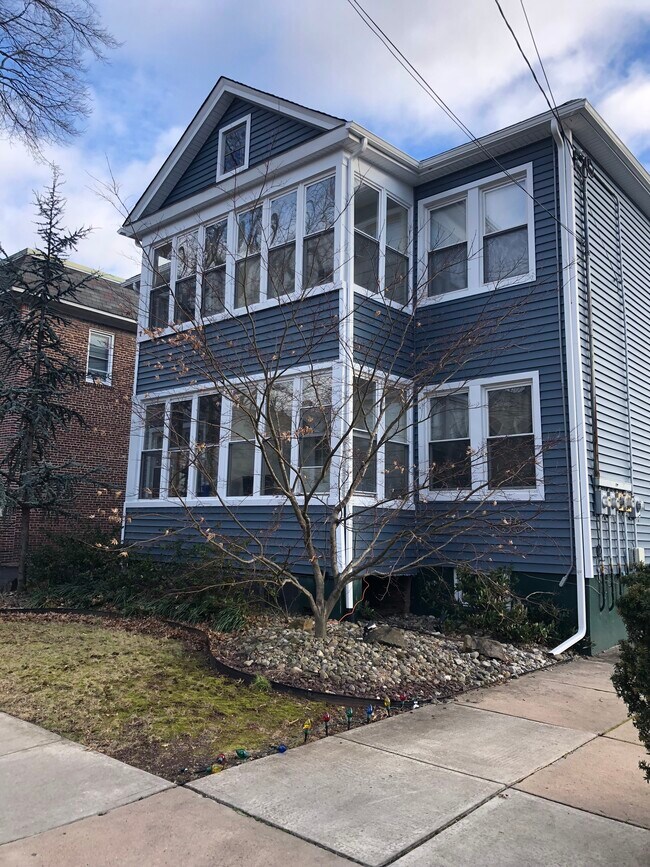 Foto del edificio - 216 Denison St