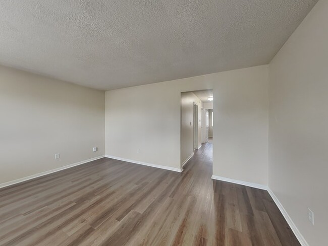 Foto del edificio - Lovely 4 bed 1.5 bath ranch!