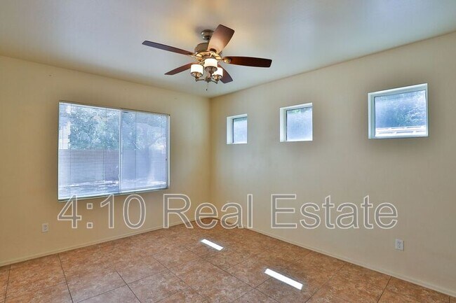 Foto del edificio - 1397 S Longspur Ln