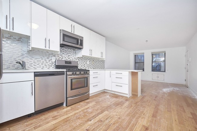 Building Photo - 136 W 136th St