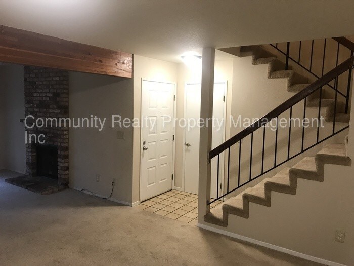 Primary Photo - 2055 Sierra Rd