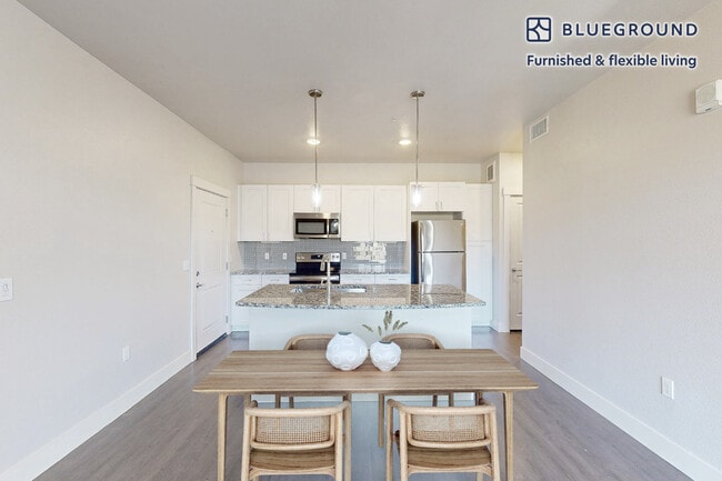 Foto del edificio - 13195 W Progress Cir