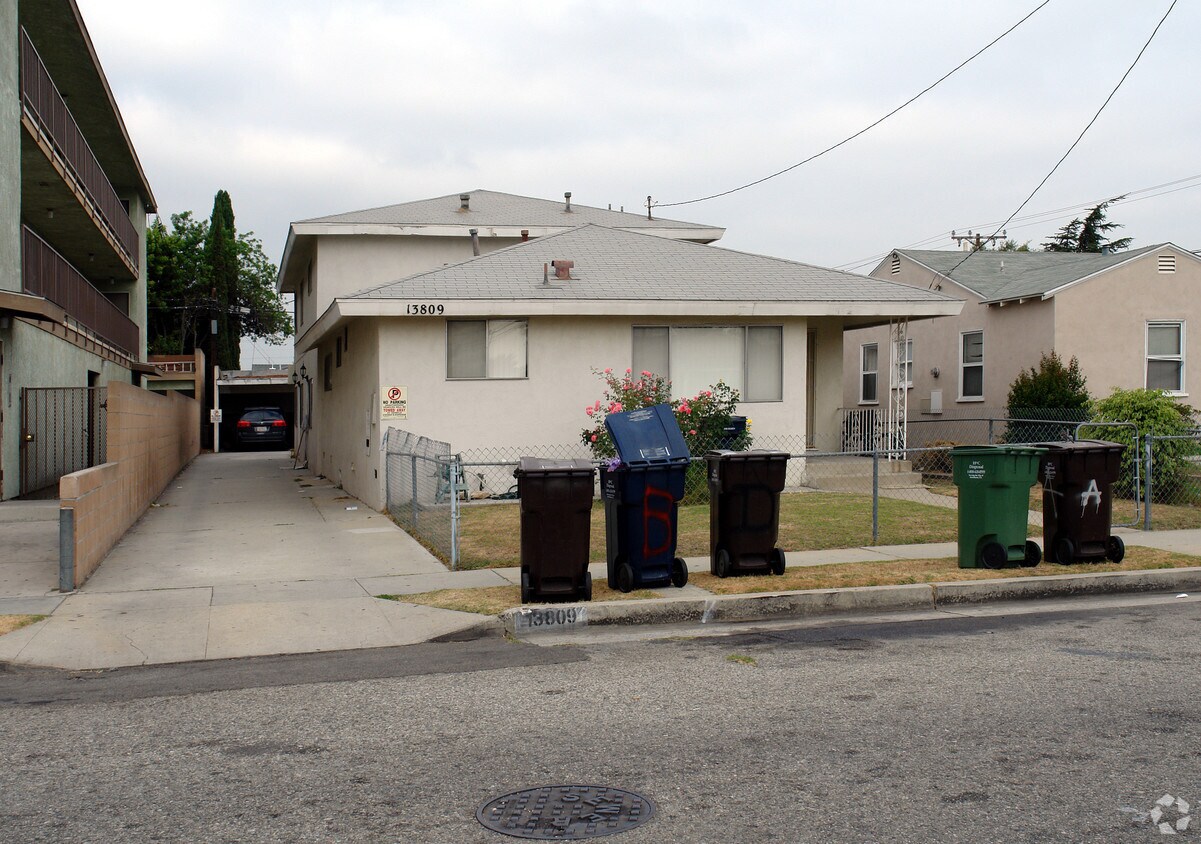 Foto del edificio - 13809 Hawthorne Way
