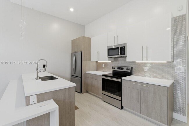 Foto del edificio - 913 NW 45th Ter