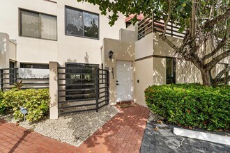 Building Photo - 541 N Ocean Blvd