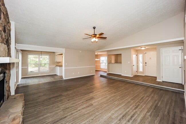 Building Photo - 8449 Willows Terrace