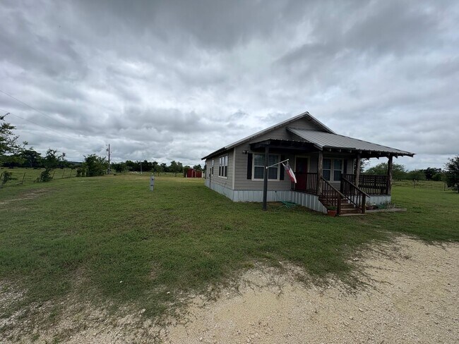 Building Photo - 2 Bed, 2 Bath County Home on 1.5 Acres in ...