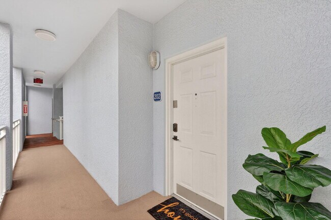 Building Photo - 675 NW Flagler Ave