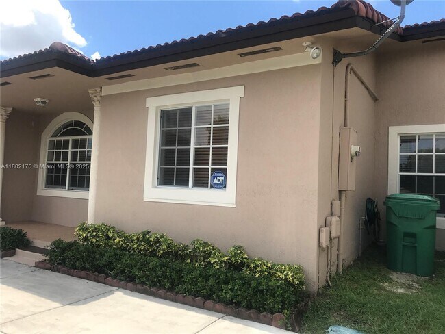 Foto del edificio - 17044 SW 137th Ct