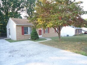 Building Photo - 163 Country Park Dr