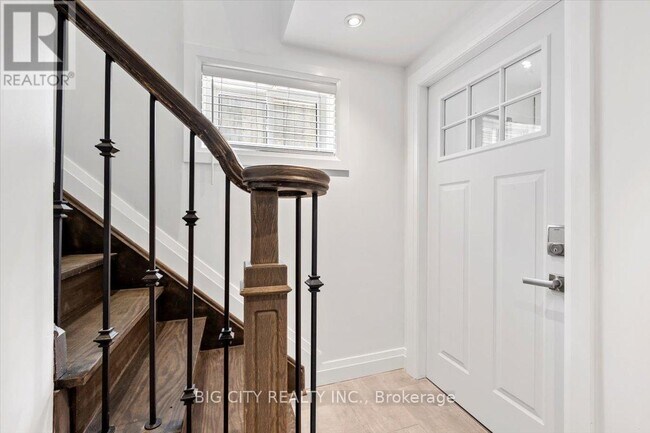 Photo du bâtiment - 18 Wexford Blvd