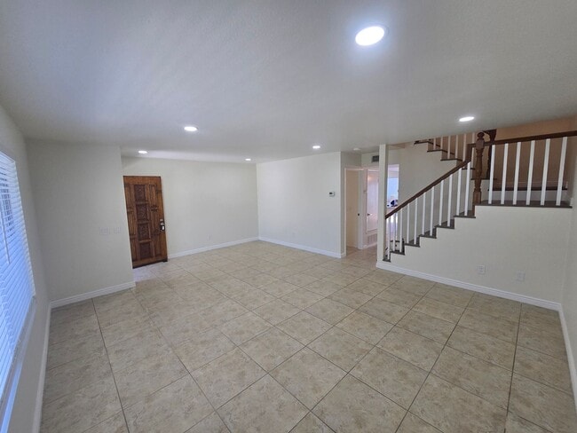Foto del edificio - Beautifully renovated 3 Bed, 2 Bath condo!