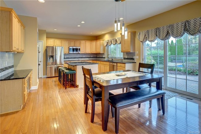 Building Photo - 51298 Plymouth Ridge Dr