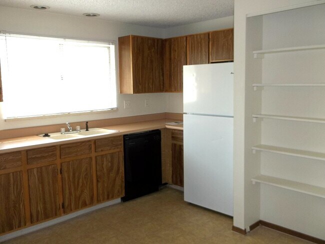 Building Photo - 114 W 47th Pl