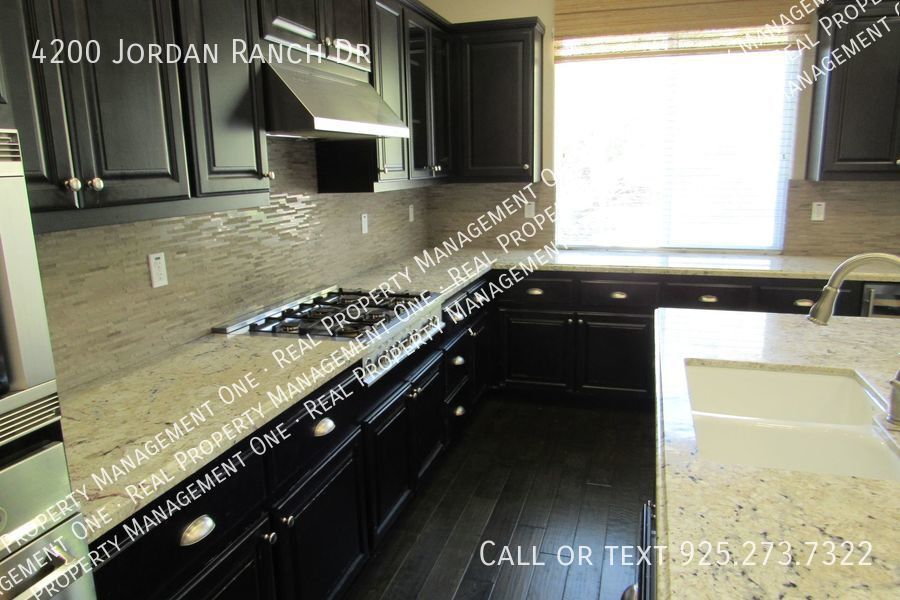 Foto principal - 4200 Jordan Ranch Dr