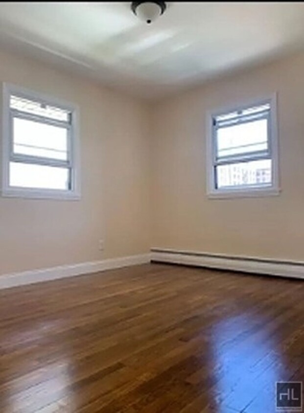 Primary Photo - 3 Bed 1 Bath House - Vanderbilt Avenue - P...