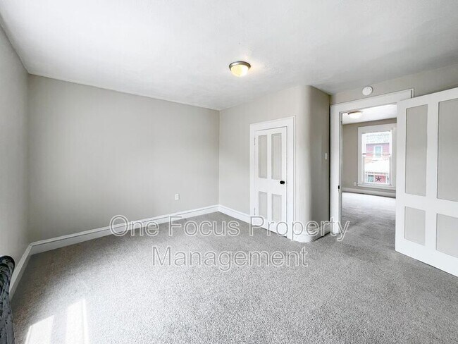 Building Photo - 201 S Fairview St