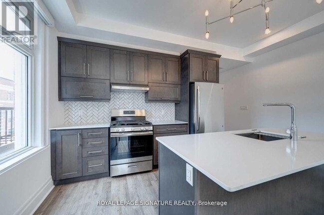 Building Photo - 1 Lansdowne Ave