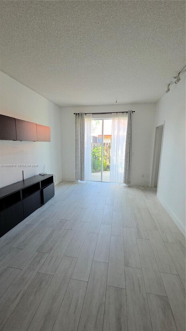 Foto del edificio - 21555 SW 87th Ct