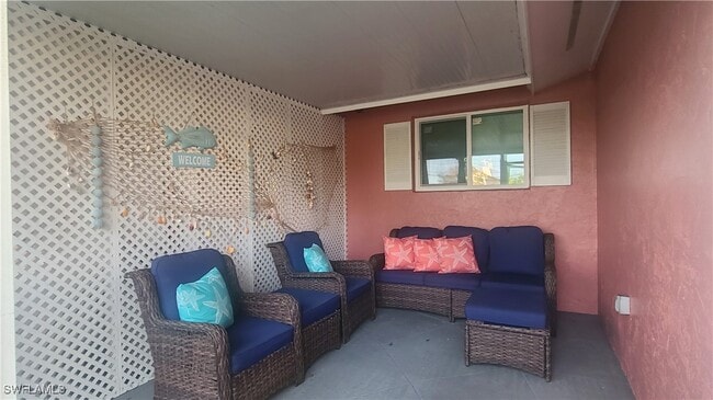 Building Photo - 602 111th Ave N