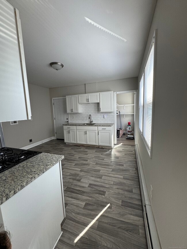 Building Photo - 30 Milford St