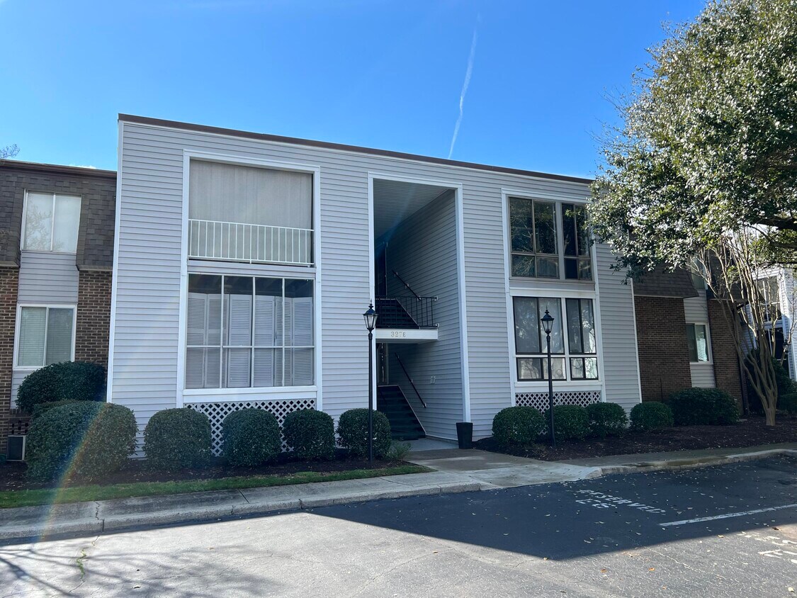 327 Laurens St SW, Aiken, SC 29801 Condo for Rent in Aiken, SC