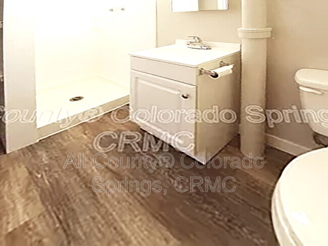 Foto del edificio - 2241 E Platte Pl