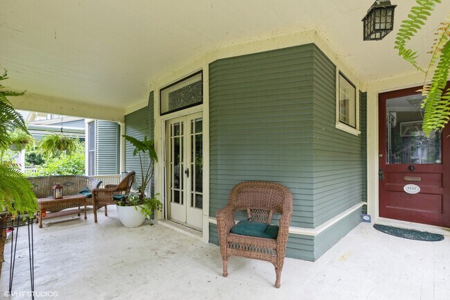 Foto del edificio - 1232 Hinman Ave