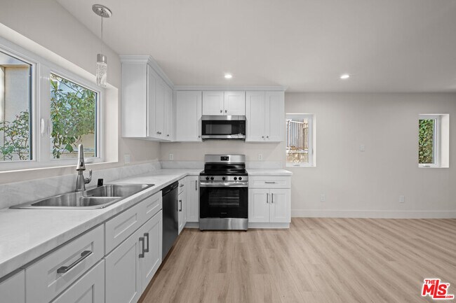 Building Photo - 1509 Edris Dr