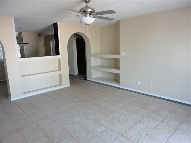 Building Photo - 569 Santa Fe Meadows Dr NE
