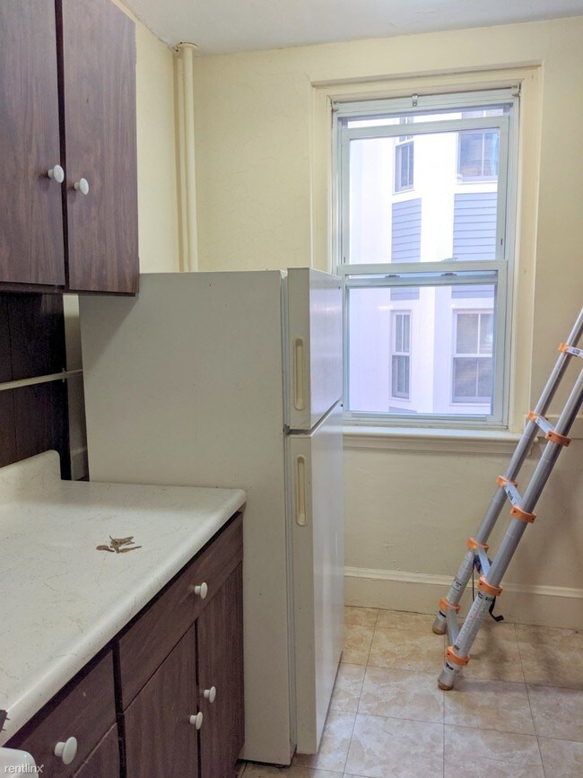 Building Photo - 1 br, 1 bath Apartment - 18 Day St