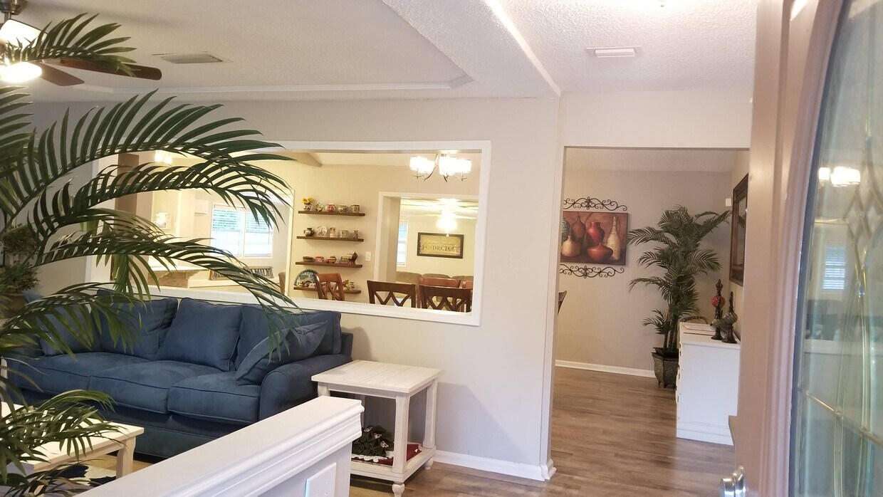 Foto principal - 1751 Horton Dr