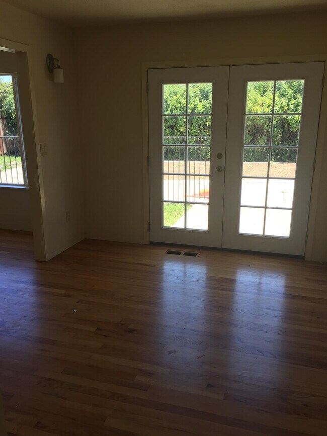 Foto del edificio - 426 Western Dr