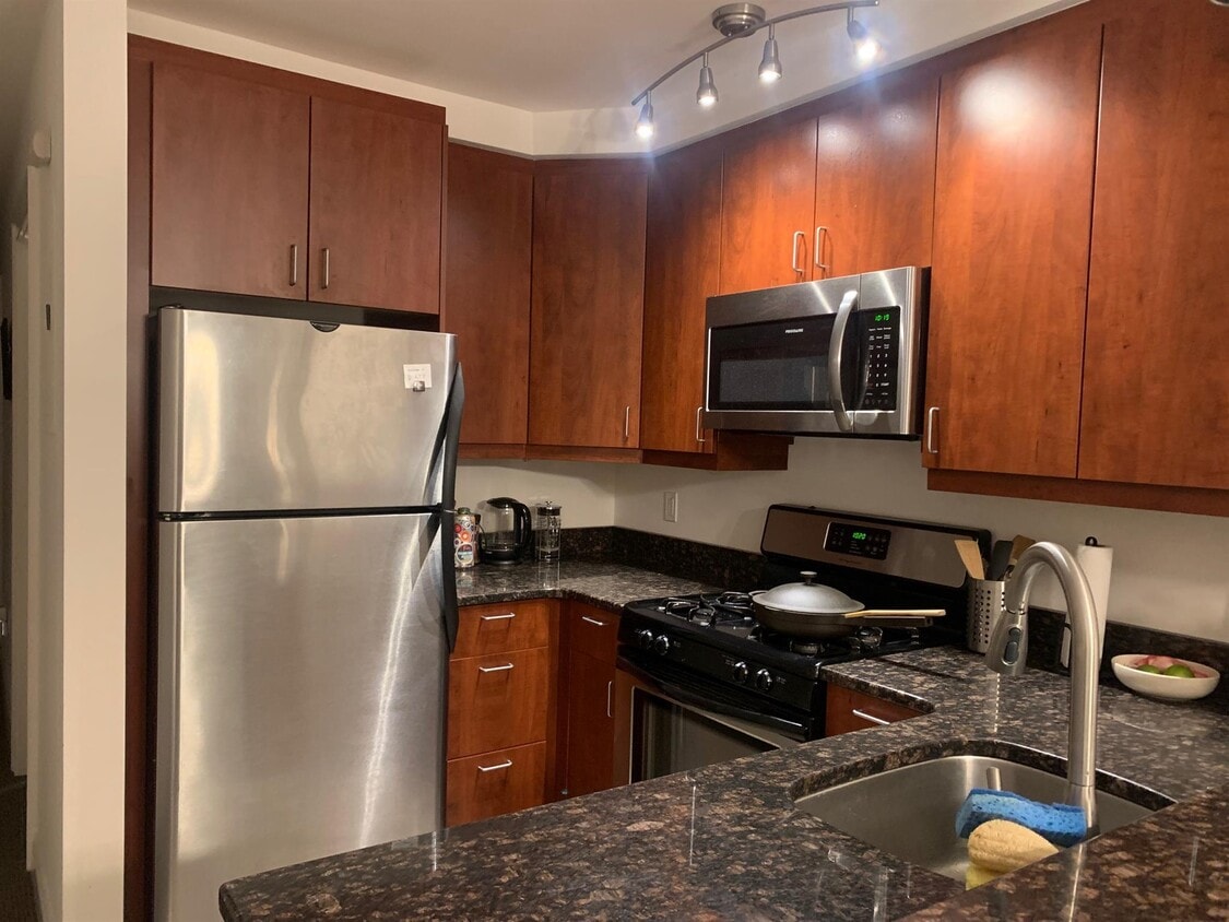 Foto principal - 157 Auburn St