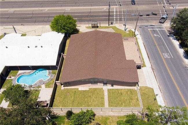 Foto del edificio - 612 N Ware Rd