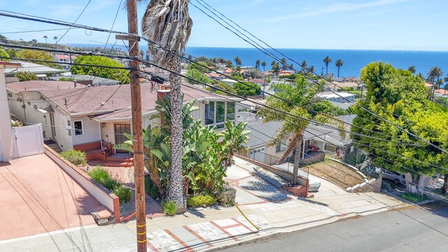 Building Photo - Ocean views from every room!