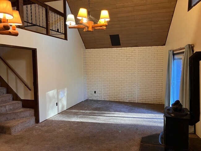 Building Photo - 2 Level cabin in a quiet wooded neighborhood