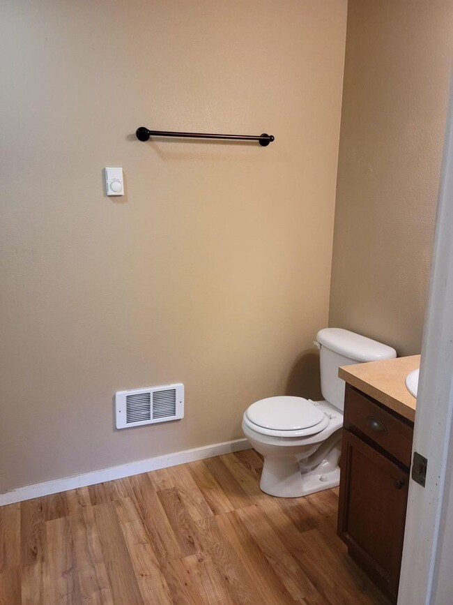 Foto del edificio - 3 br, 2 bath House - 1304 5th Ave W